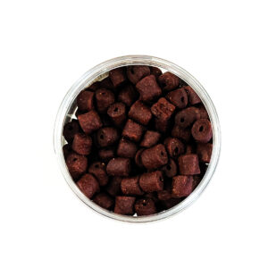 MatchPro Pellet 8mm z dziurką Halibut / Truskawka
